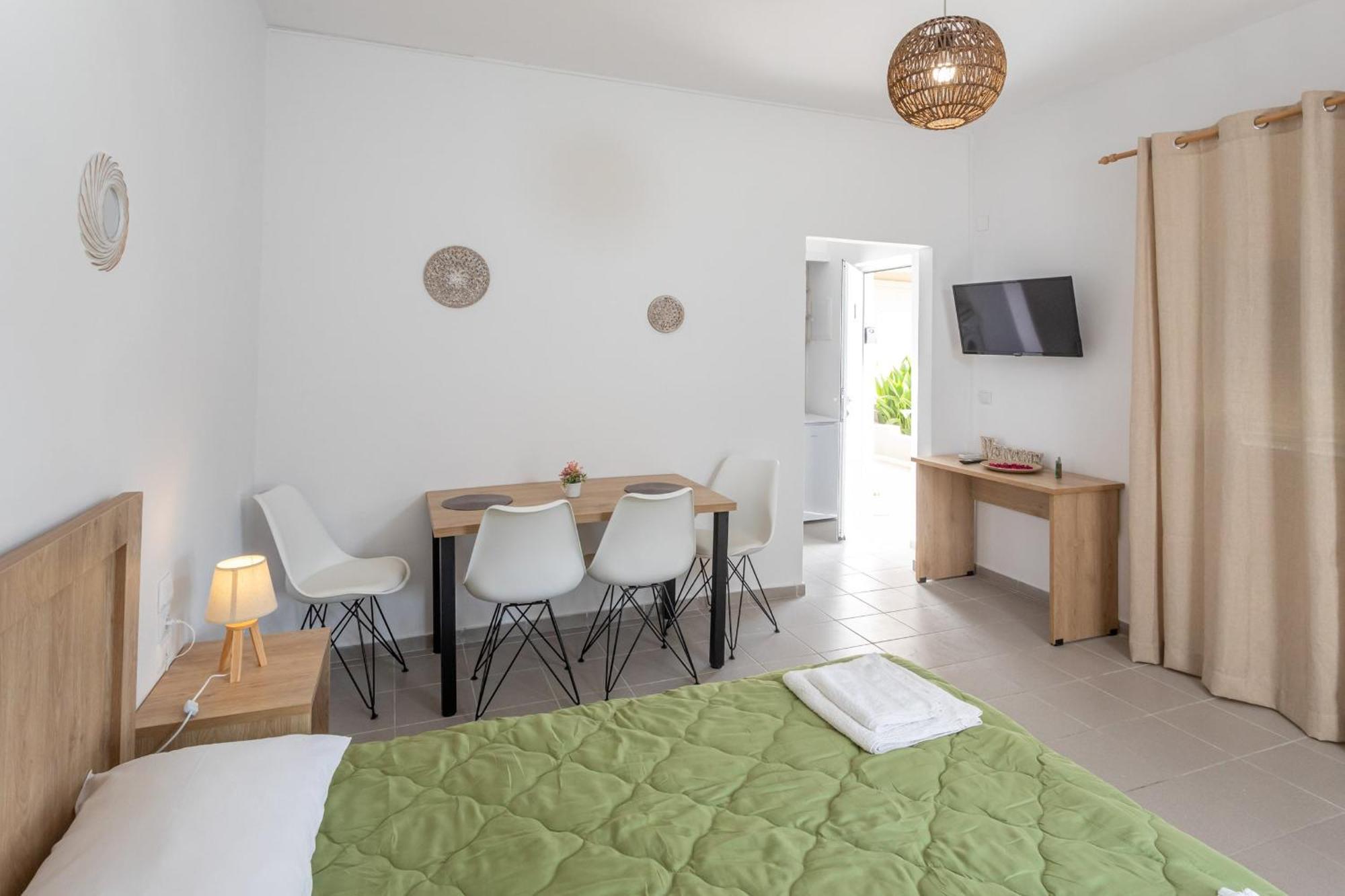 Dionysiasea 1 - Cozy Escape Steps From The Beach! Gazi Exterior photo